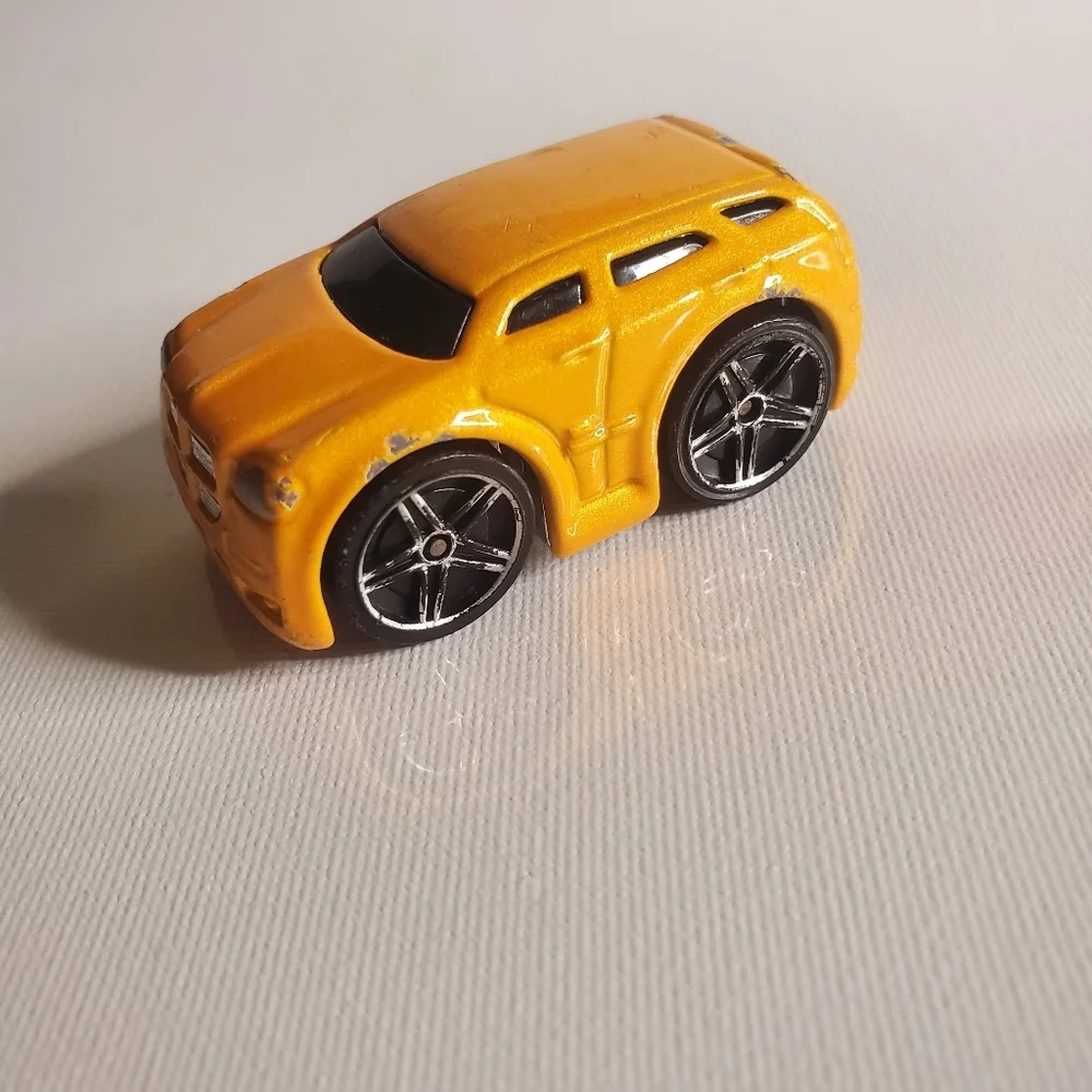 Vintage 2005- Dodge Magnum R/T Hot Wheel
